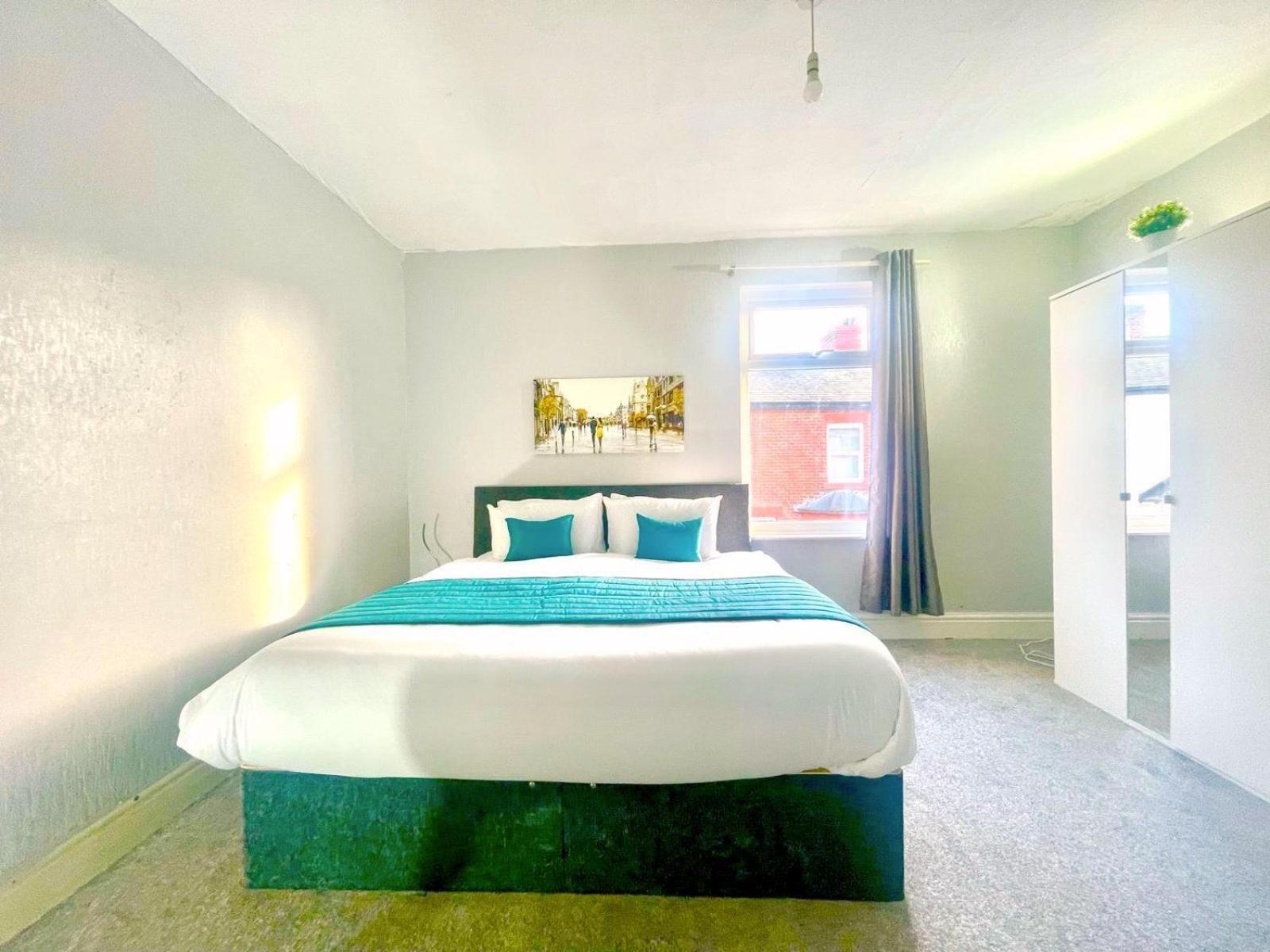 Blackpool - Seaside Villa Room photo