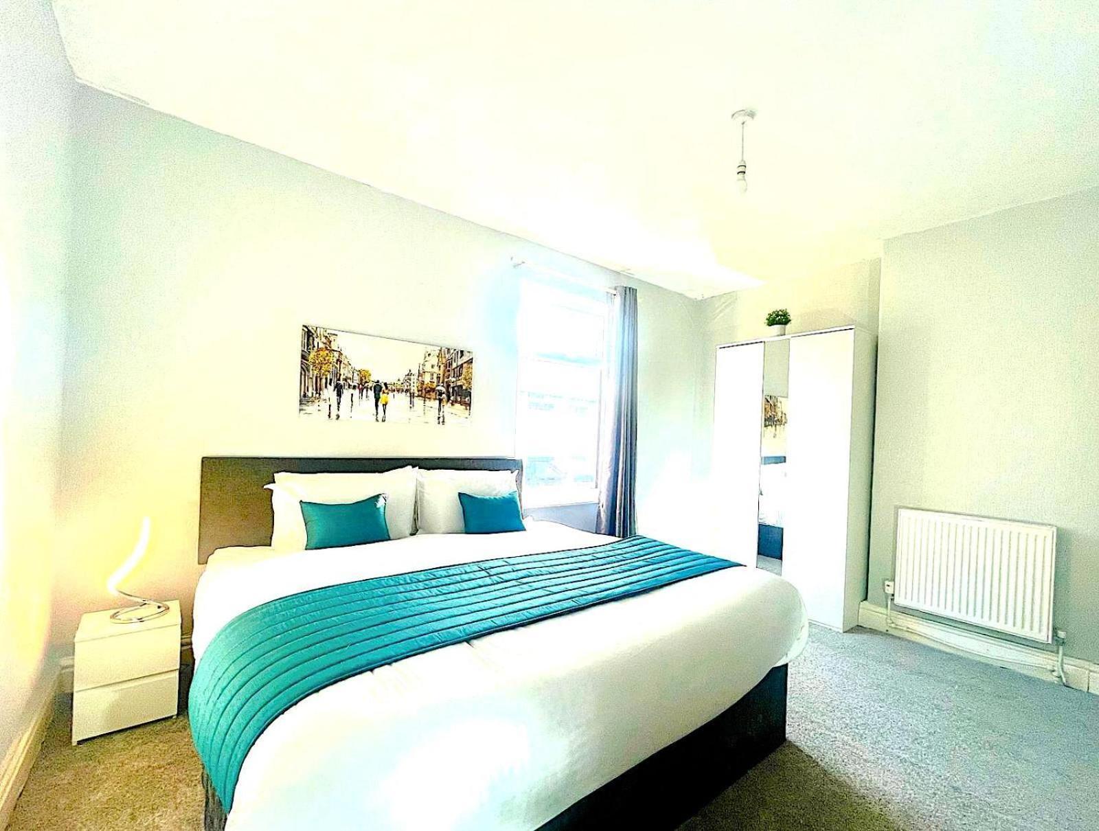 Blackpool - Seaside Villa Room photo