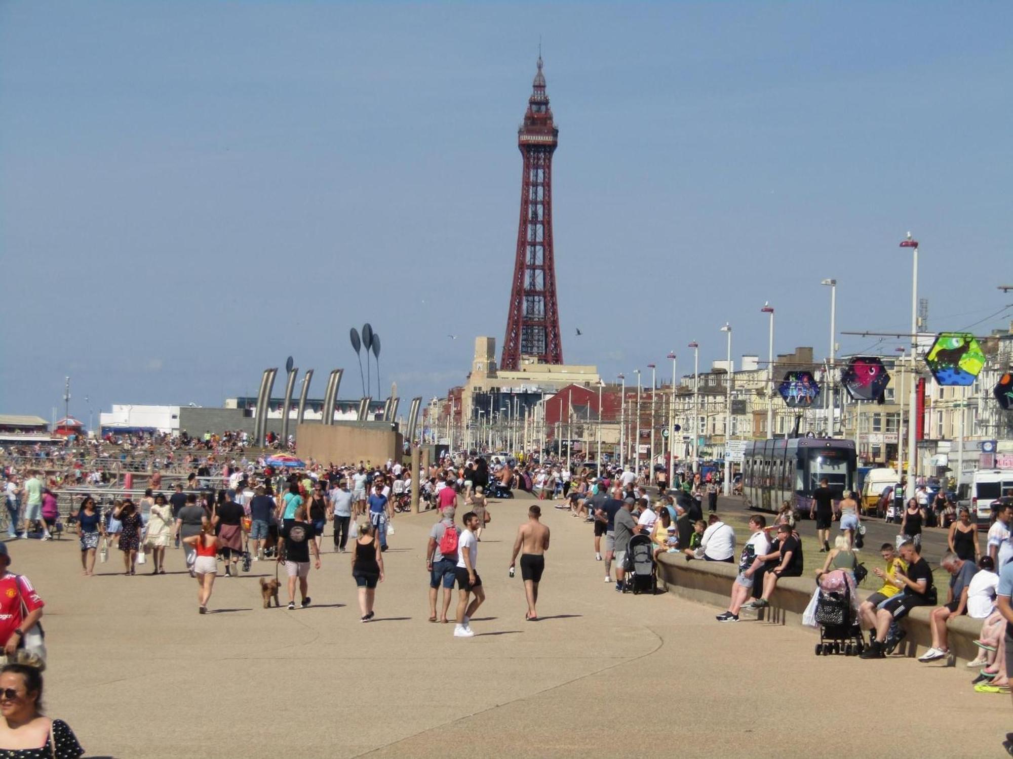 Blackpool - Seaside Villa Room photo